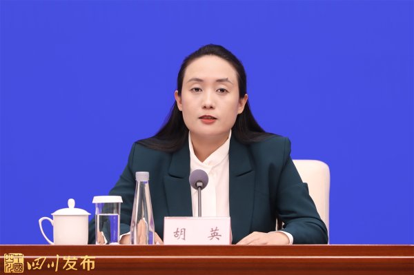 优配速至 公交车趟次翻倍 为了让你顺利“玩火” 西昌拼了！