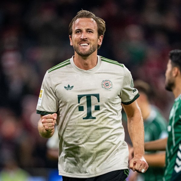 金财顺 4-0！8战15球，凯恩独享历史第一，C罗神迹告破，拜仁全胜领跑