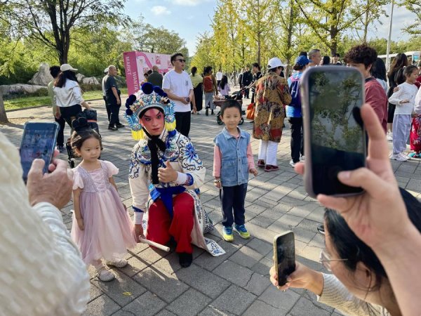 乐众盈 “双节”消费新趋势：文化添彩、赛事引流、县域红火